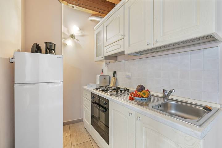 Gîte pour 4 personnes, avec piscine ainsi que vue sur le lac et balcon, adapté aux familles à Padenghe sul Garda - 4