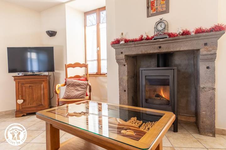 Gîte pour 4 personnes, avec terrasse à Besse-et-Saint-Anastaise - 4