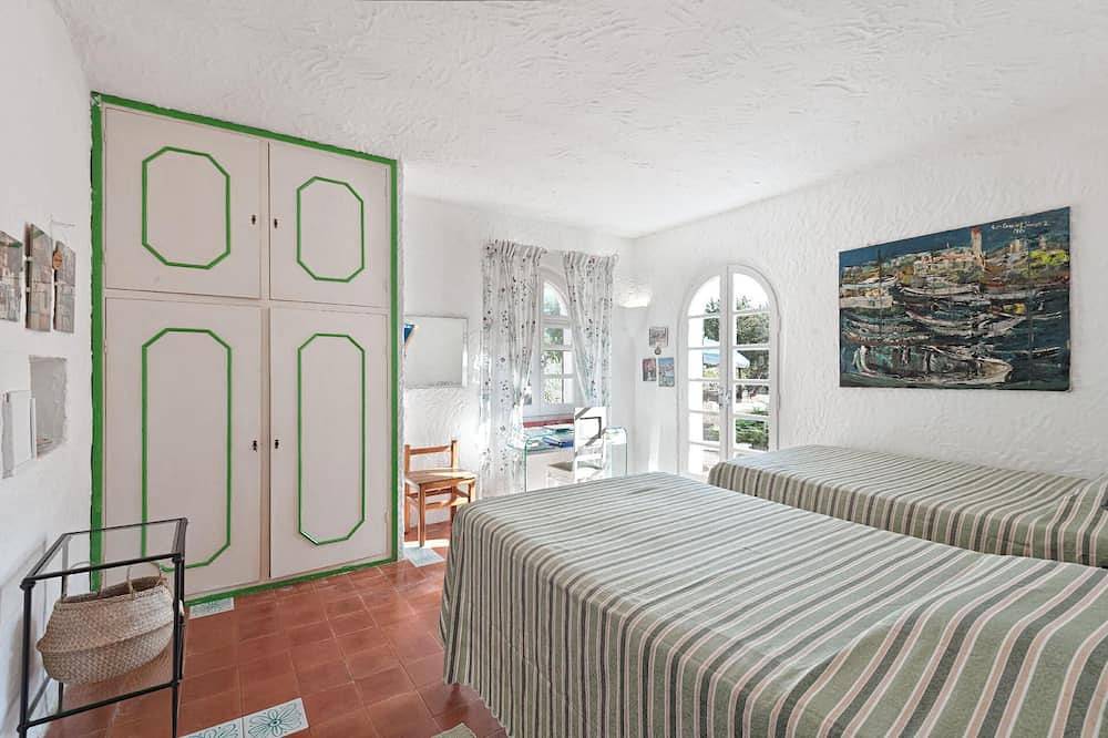 Villa Costa Rossa in La Marinedda, Trinità d'Agultu e Vignola