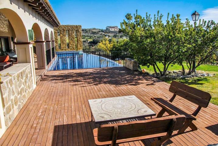 Chalet para 15 personas, con vistas al lago y jardín además de vistas y piscina, Familias con niños en Antequera - 3
