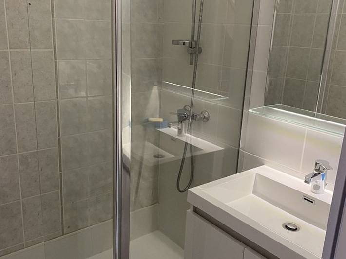 Ganze Wohnung, Gemütliche 2-Zimmer-Wohnung mit Terrasse und Parkplatz - Ideal für 4 Personen in Balaruc-les-Bains, Mittelmeerküste (Frankreich)