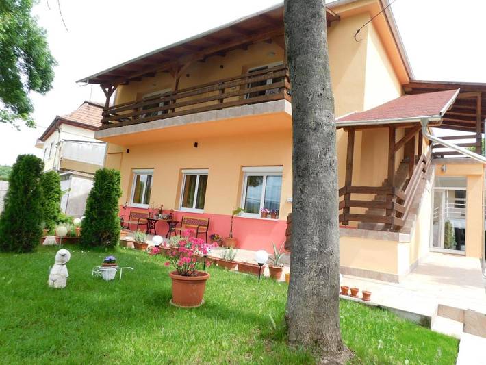 Dom gościnny dla 4 osób, z Balkon i Taras oraz Ogród i Widok w Miszkolc