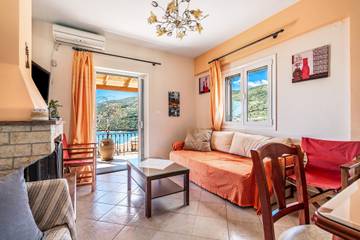 Holiday Apartment for 5 People in Greece, Photo 2