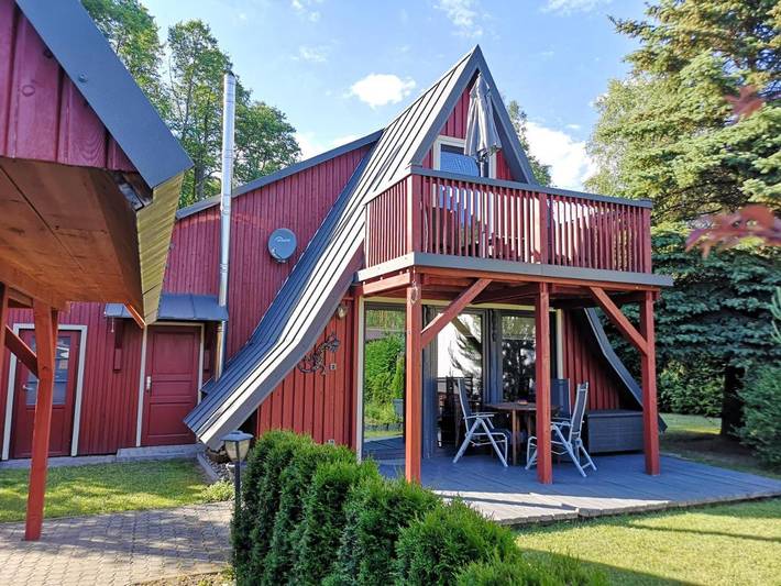 Ferienhaus für 5 Personen, mit Balkon und Terrasse sowie Garten und Sauna in Milmersdorf