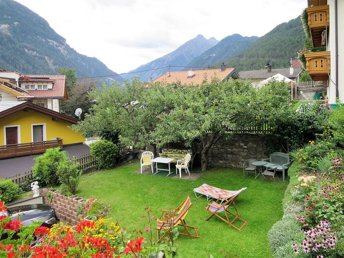Ferienhaus für 15 Personen, mit Balkon und Terrasse sowie Garten und Ausblick in Pfunds - 4