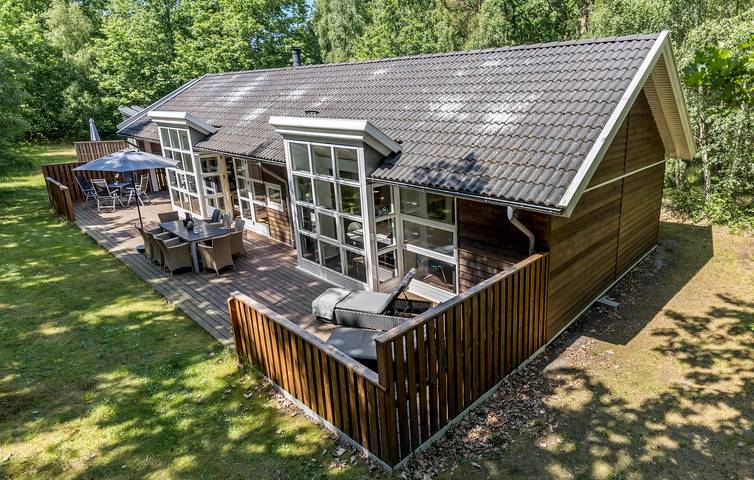 Ferienhaus für 10 Personen, mit Whirlpool und Sauna sowie Terrasse - 1