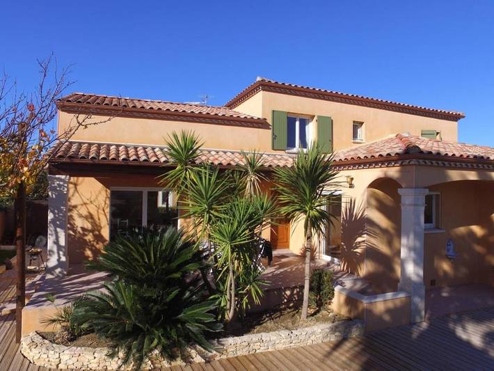 Villa pour 8 personnes, avec jardin ainsi que vue et piscine, animaux acceptés à Aigues-Mortes - 4