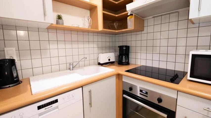 Gîte pour 5 personnes, avec terrasse et piscine, animaux acceptés à Les Vignes - 2