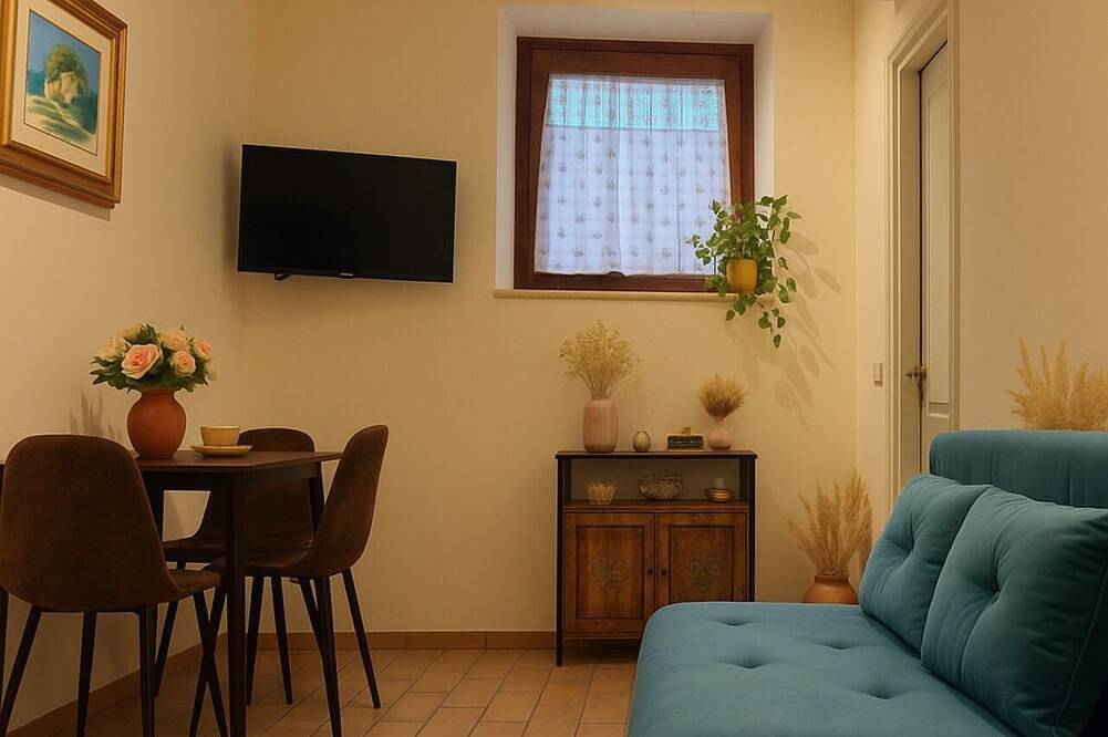 Apartamento entero, Apartment 38sqm historic center 4 places. Courtyard and parking lot.Pets allowed. in Asís, Provincia de Perugia