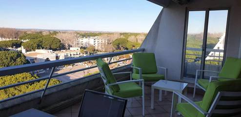Gîte pour 8 personnes, avec terrasse dans Office De Tourisme La Grande Motte