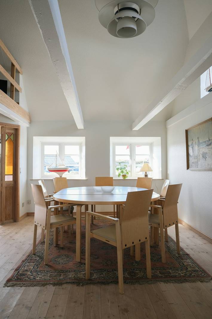 Ferieudlejning for 18 personer, med Terrasse i Fjand