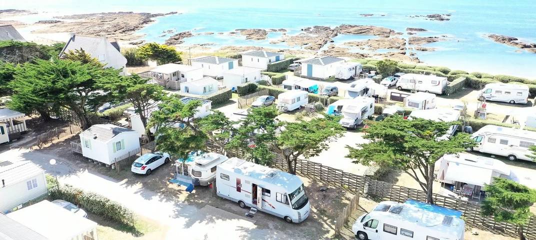 Camping pour 4 personnes, avec terrasse, animaux acceptés