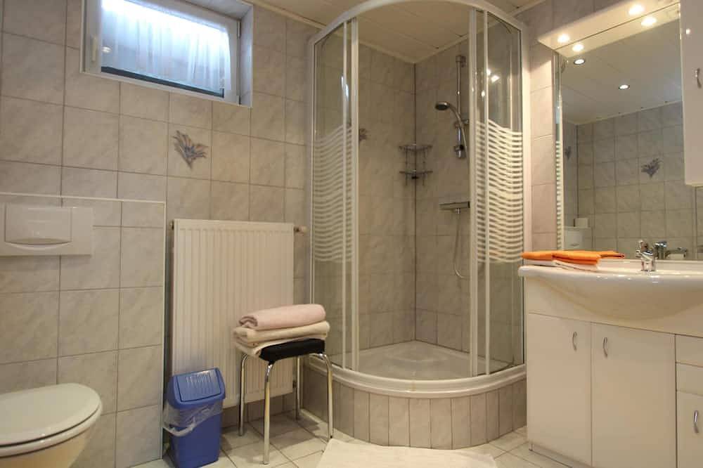 Ganze Wohnung, Gemütliches Apartment mit großem Garten und Pool in Liebenfels, Mittelkärnten