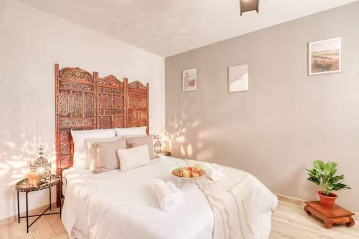 Apartamento entero, Coeur d'Atlas Spacious apartment 1mn from Torcy Rer A & regional bus station in Sena y Marne
