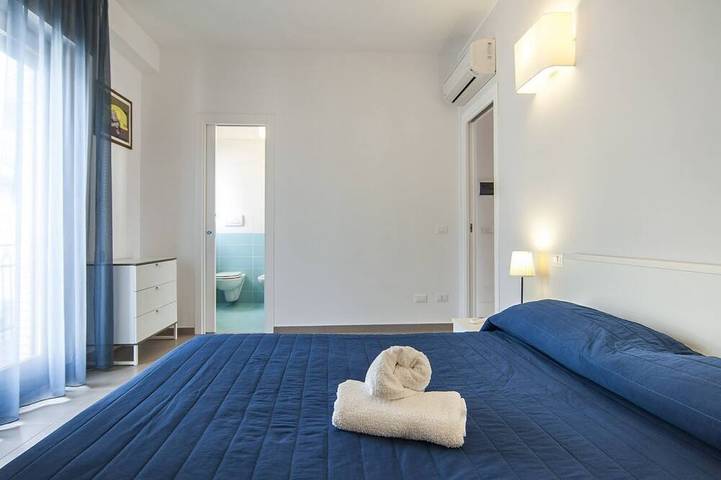Appartement entier, La terrasse sur les fonds in Fondi, Province de Latina