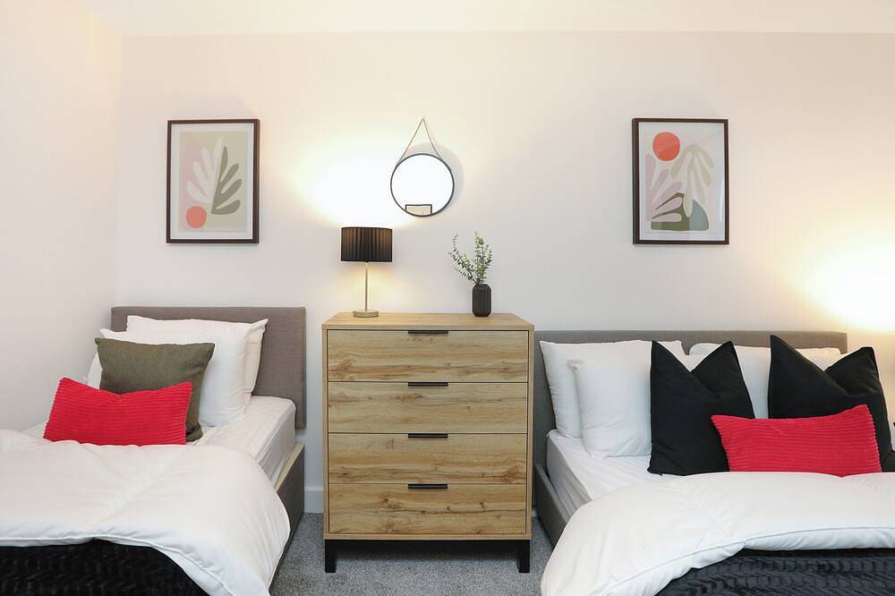 Spacious home for families and groups in Nottingham, East Midlands