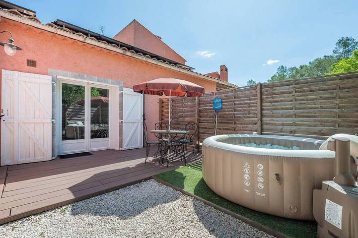 Ganze Wohnung, The Maison Rose studio in Callas, Draguignan Region