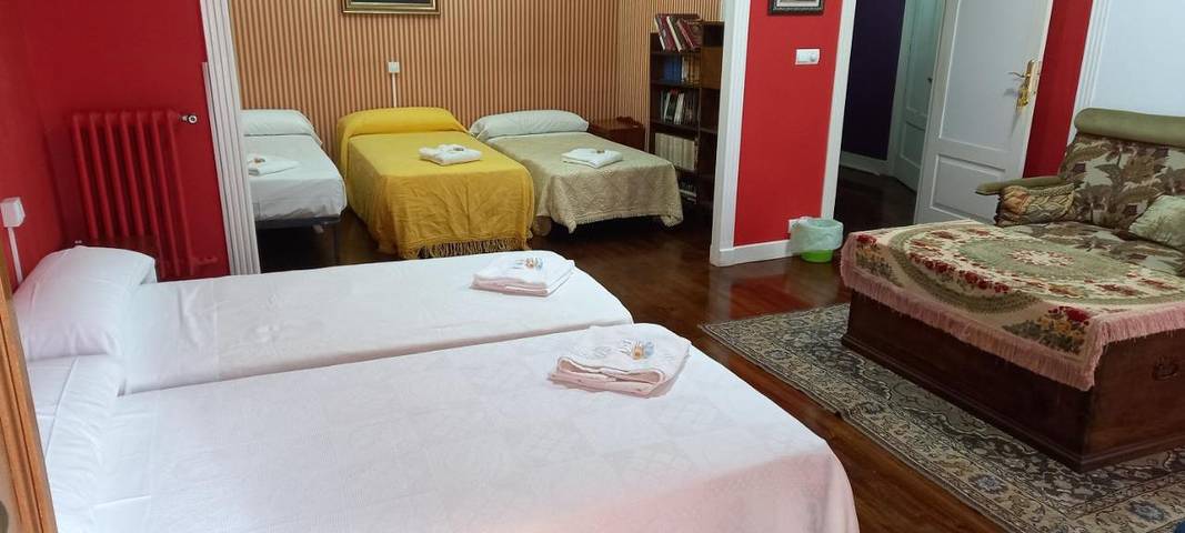 Location de vacances pour 11 personnes, avec vue et terrasse, animaux acceptés à Sarria (Lugo) - 3