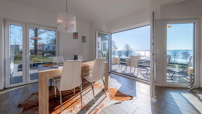 Ferienhaus für 3 Personen, mit Seeblick und Garten in Alt Schwerin