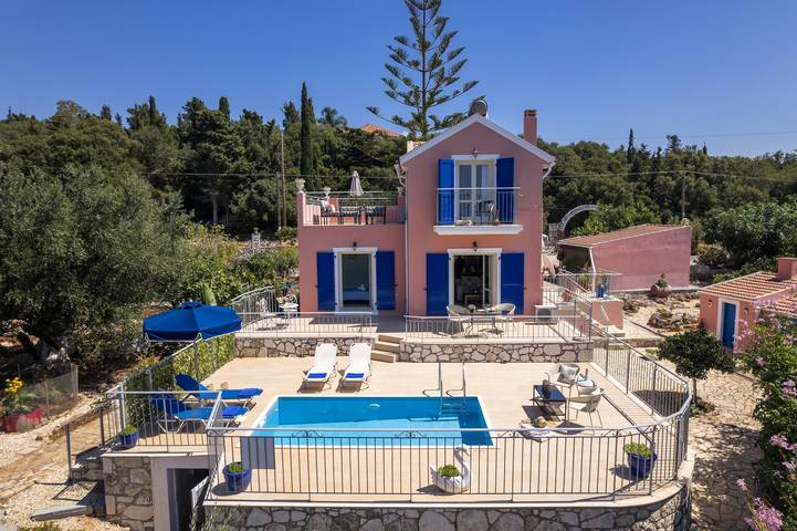 Villa για 4 άτομα, με Μπαλκόνι και Κήπο