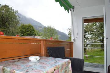 Ferienwohnung für 4 Personen, mit Garten und Balkon in Nesselwängle