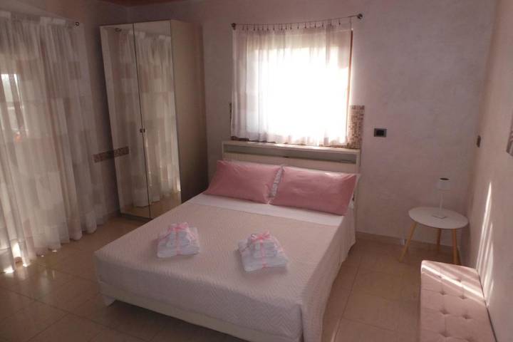 Location de vacances pour 2 personnes, avec Terrasse et Jacuzzi ainsi que Jardin et Vue à San Martino in Pensilis