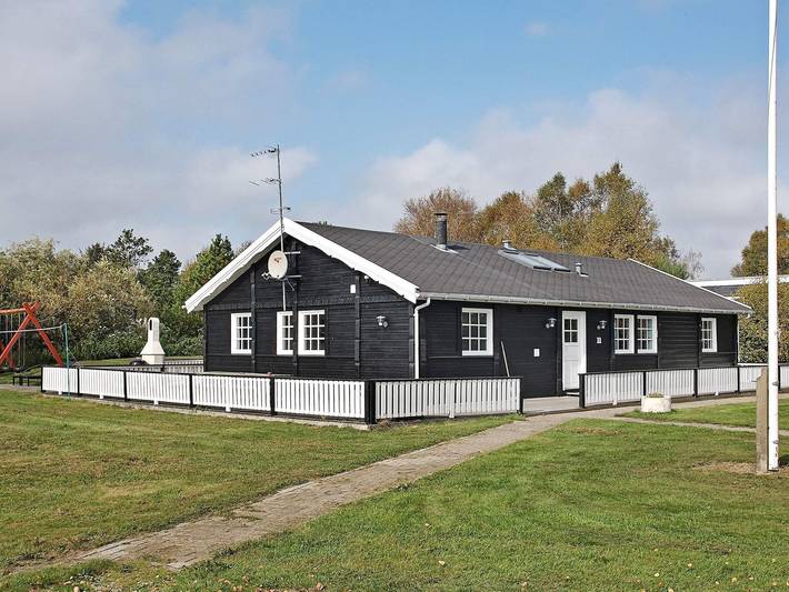 Ferieudlejning for 15 personer, med Jacuzzi og Terrasse såvel som Pool og Sauna i Aalborg Kommune