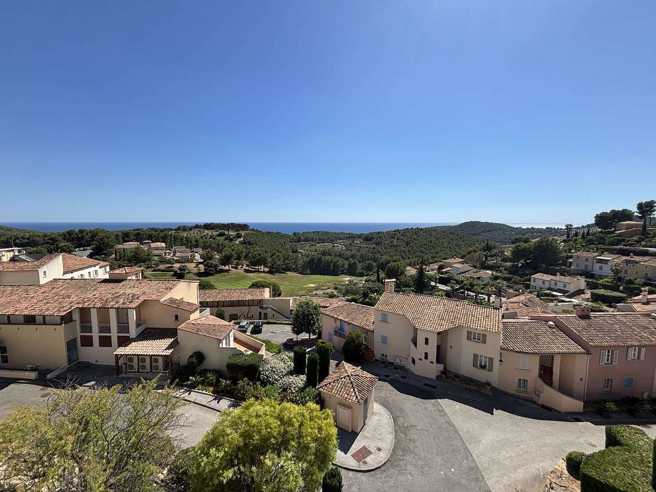Appartement entier, Appartement vue mer - 6 pers. in Saint-Cyr-sur-Mer, Côte méditerranéenne (France)
