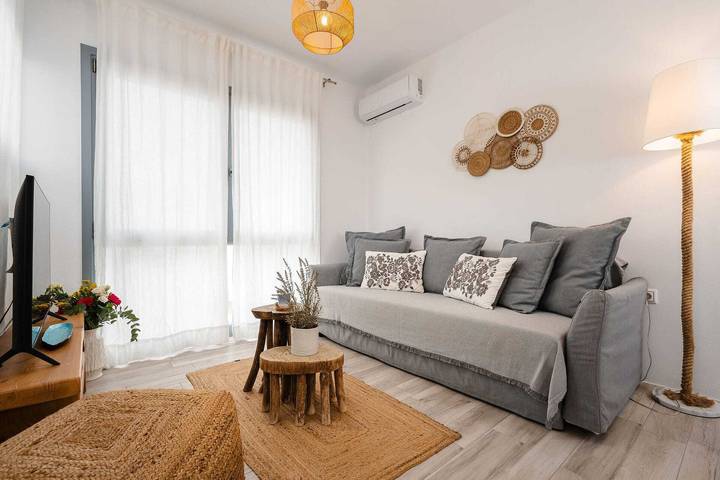 Gîte pour 4 personnes, avec jacuzzi et balcon/terrasse dans Agia Anna - 2