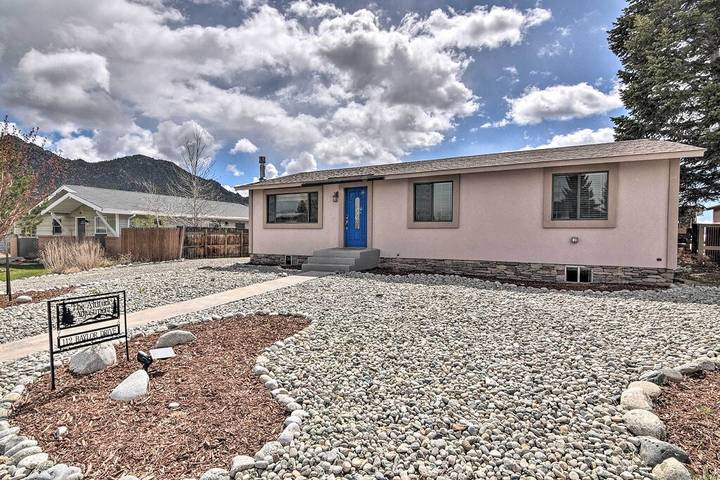 Vacation rental for 8 people, with yard and hot tub, with pets in Buena Vista (CO)