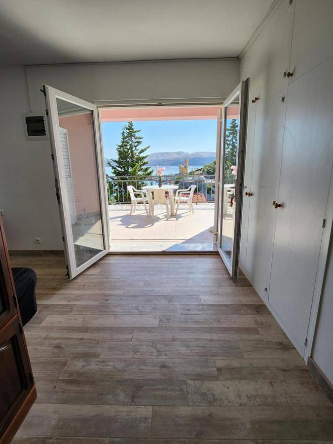 Ferienhaus für 6 Personen, mit Garten und Ausblick in Karlobag - 3