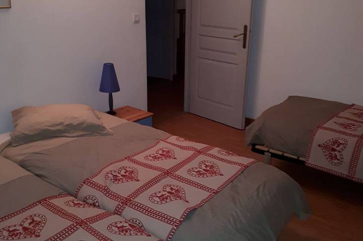 Gîte pour 10 personnes, avec jardin à Aste-Béon - 2