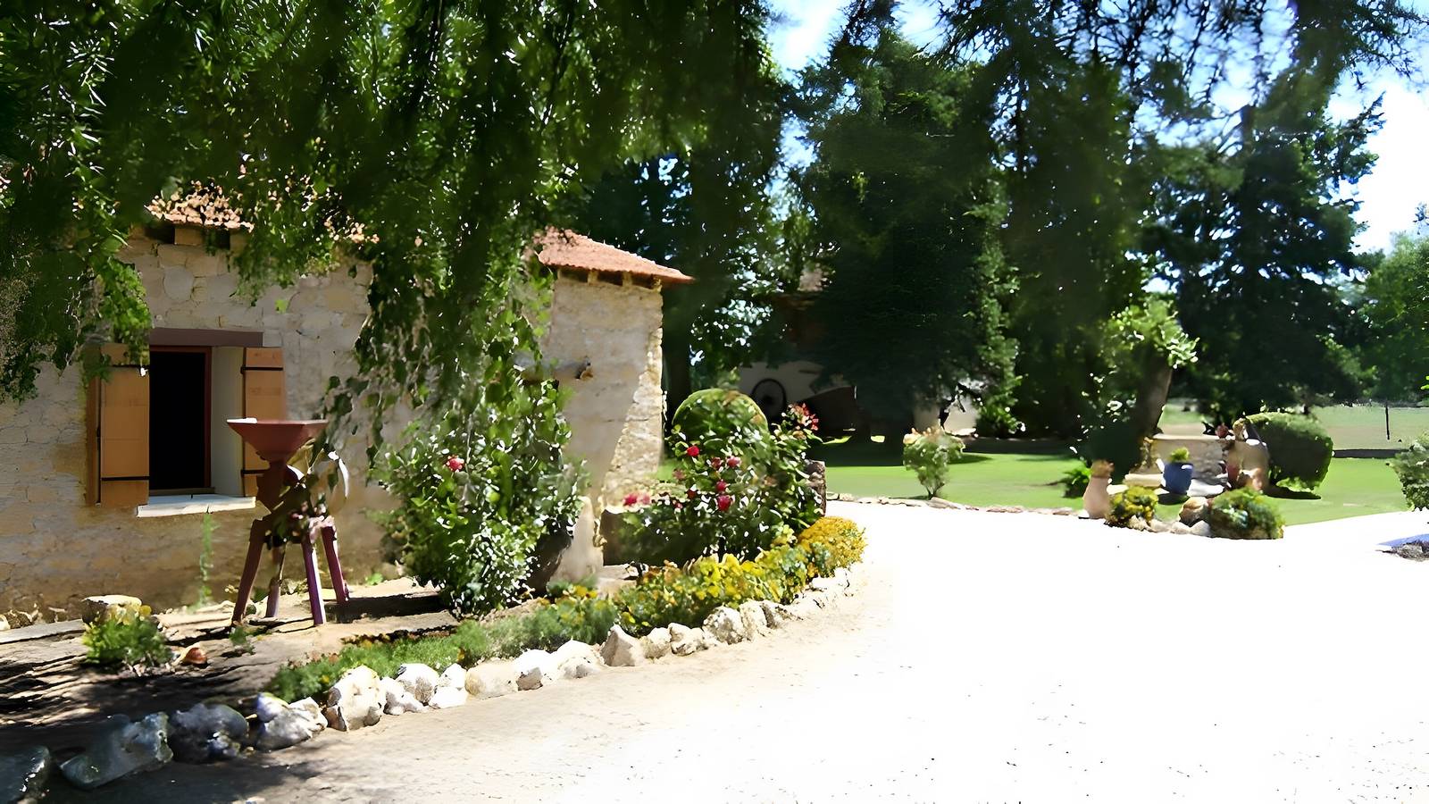Chambre d’hôtes « Chambre Double Carpediem Bergerac » avec jardin commun, Wi-Fi et climatisation in Prigonrieux, Périgord Pourpre