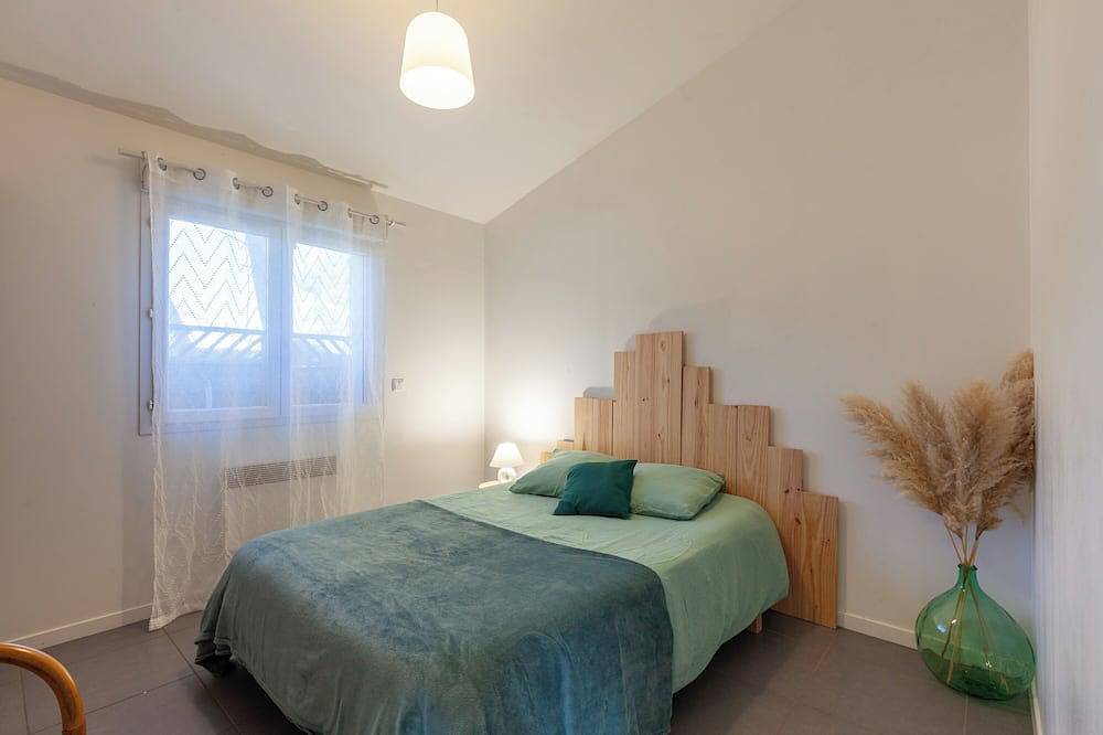 House with magnificent lake view, Wi-Fi and air conditioning in Istres, Istres region