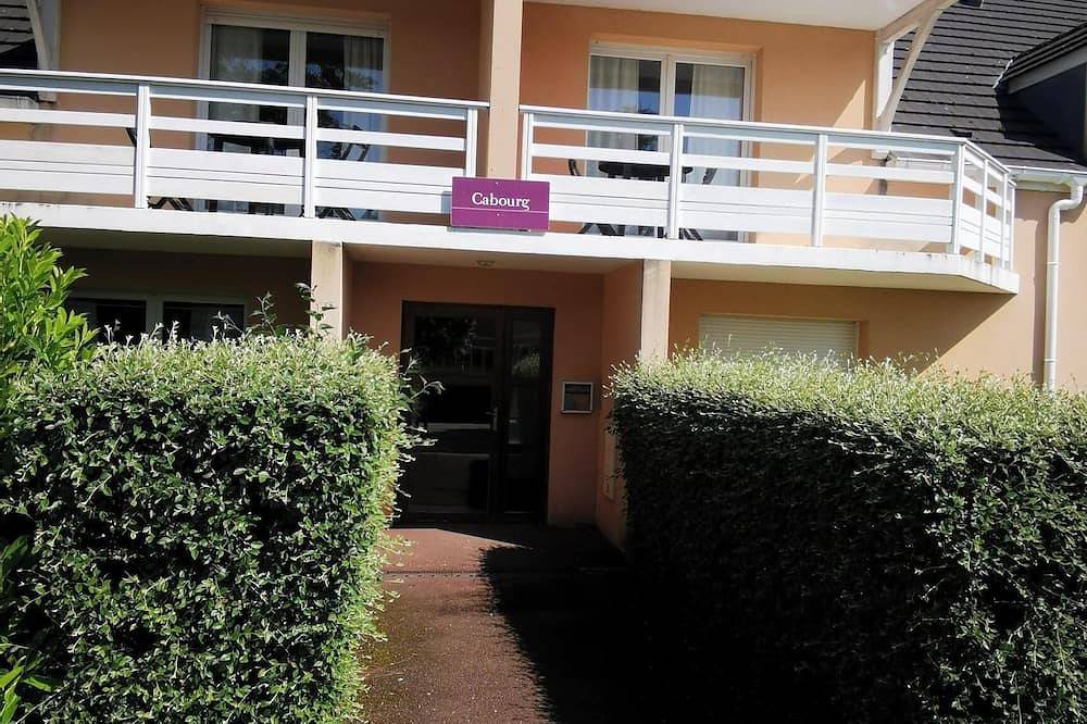 Appartement entier, Charmant appartement avec piscine in Boulleville, Région de Bernay