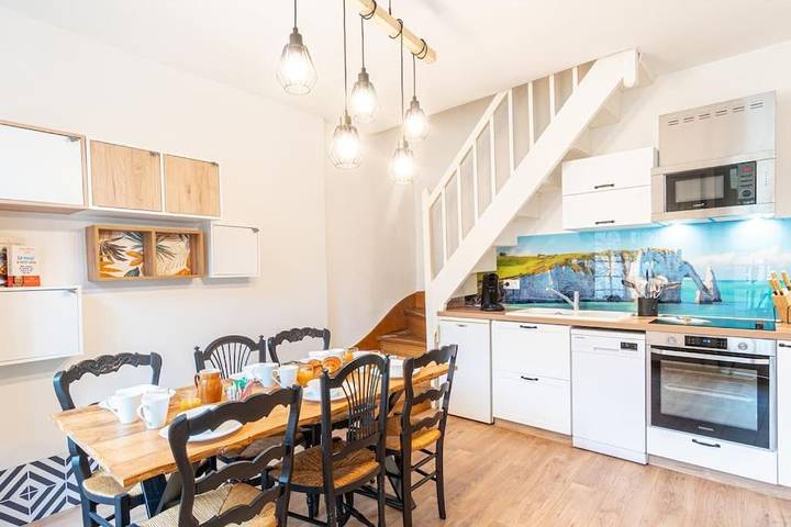 Location de vacances pour 5 personnes, avec jardin ainsi que vue et terrasse dans Falaises d'Etretat