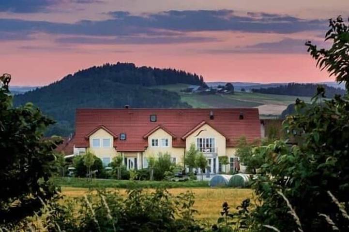 Ganze Wohnung, Großzügiges Superior Doppelzimmer in Kemnath, Ostbayern