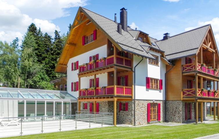 Ferienwohnung für 7 Personen, mit Garten und Pool sowie Terrasse