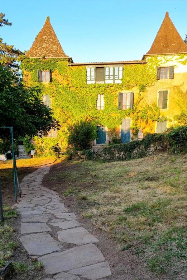 Location de vacances pour 15 personnes, avec vue ainsi que piscine et jardin, animaux acceptés à La Tour-sur-Orb - 3