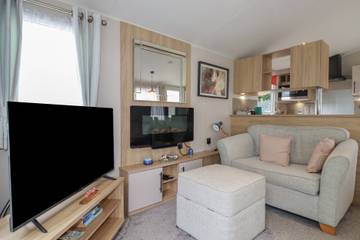 Caravan for 4 People in Cornwall, South West England, Photo 4