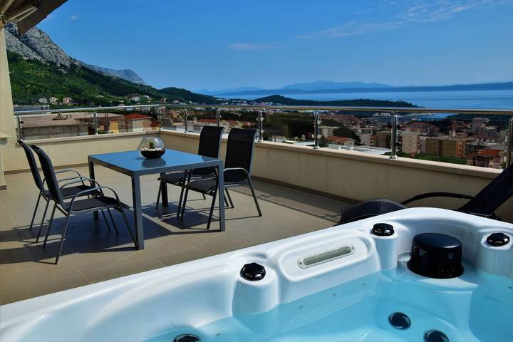 Ganze Wohnung, Adria View, Apartment Dino, Whirlpool, Pool in Makarska, Makarska Riviera