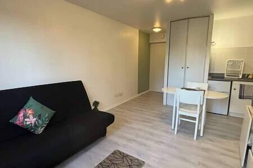Entire apartment, Studio with parking space in Arras, Arras region