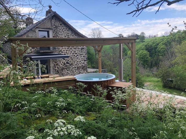 Location de vacances pour 6 personnes, avec jardin et jacuzzi, adapté aux familles à Saint-Front