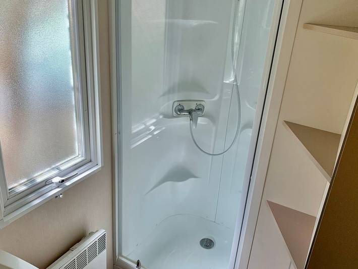 Mobil home pour 4 personnes, avec piscine et terrasse à Méolans-Revel - 4