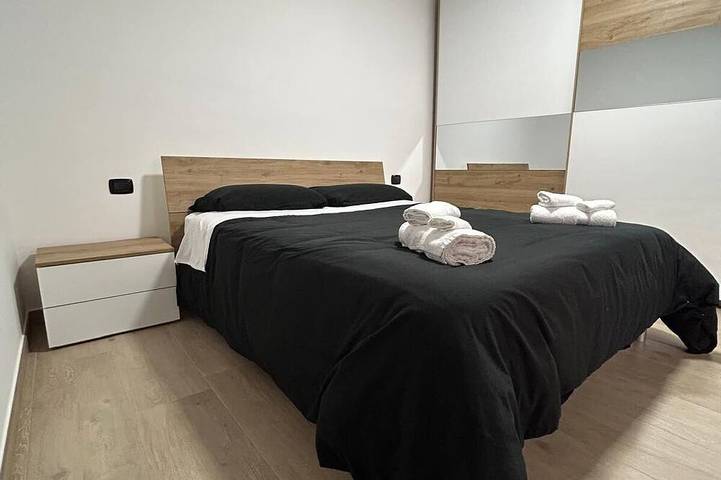 Appartamento intero, Camera matrimoniale con bagno privato e balcone in Spoltore, Provincia di Pescara