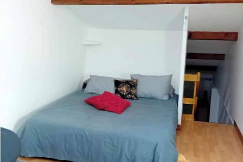 Appartement entier, Studio avc piscine commerces a 5 minute. Grd pinède au alentour quartier calme in Nissan-lez-Enserune, Côte méditerranéenne (France)