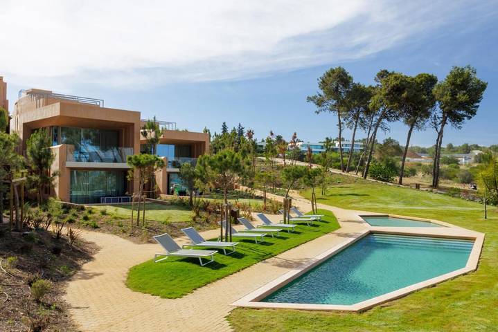 Aparthotel para 6 pessoas, com vista e piscina e ainda varanda em Lagos