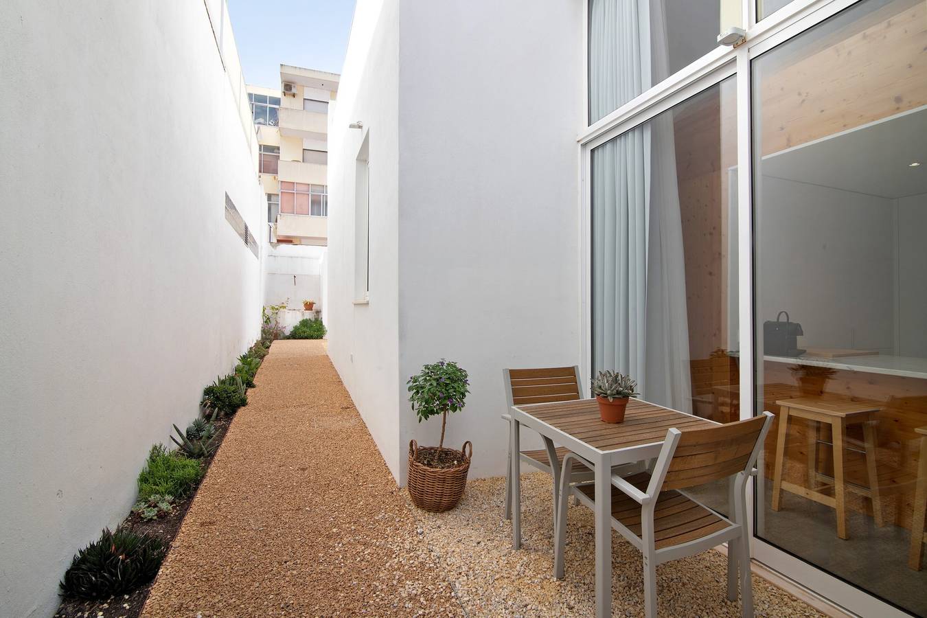 Hel studio-lejlighed, Studio Apartment 'Casa Vermelha Ii' with Shared Terrace & Wi-Fi in Sé (Faro), Faro