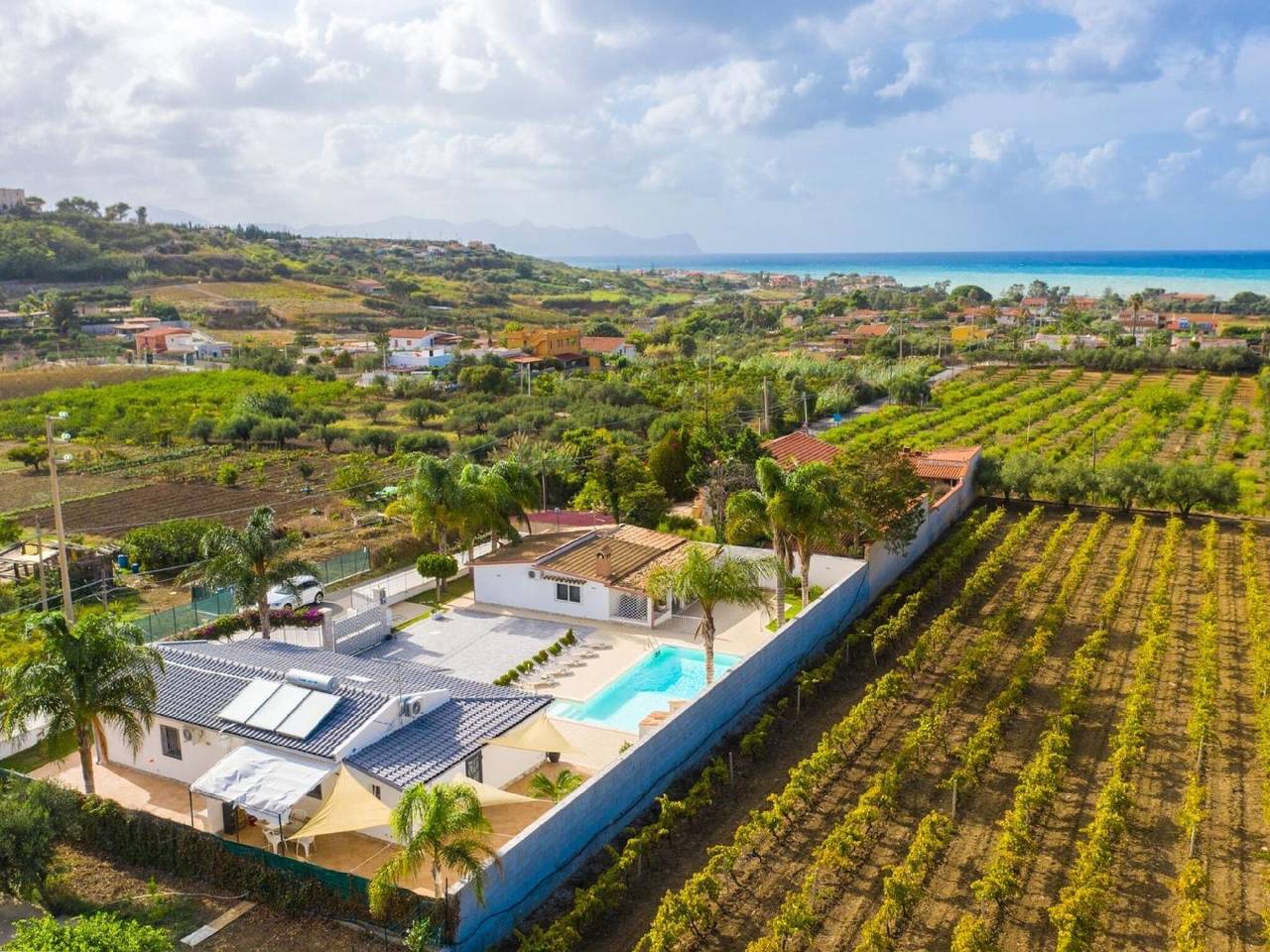 Casa Vacanza per 6 Persone in Trappeto, Provincia di Palermo