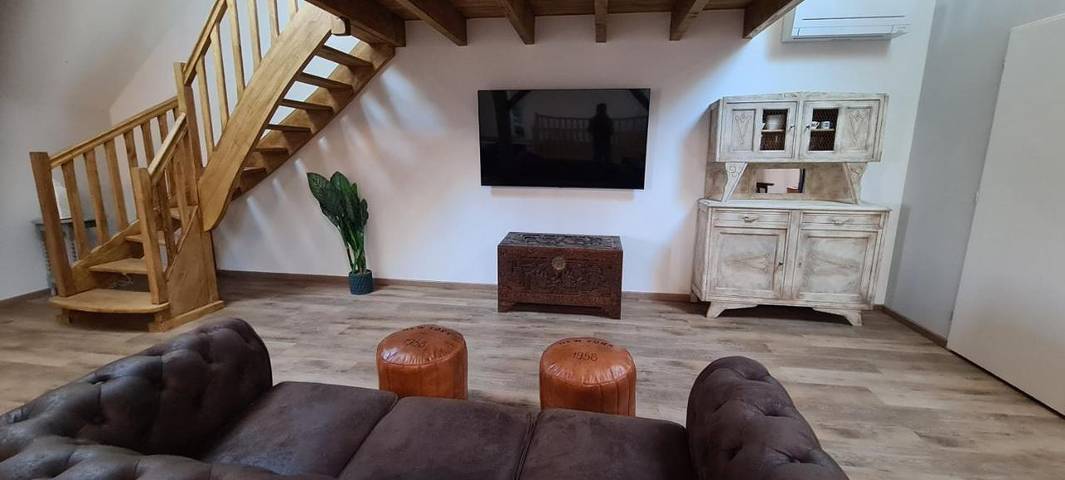 Location de vacances pour 6 personnes, avec jardin ainsi que vue et piscine, animaux acceptés à Lamonzie-Saint-Martin - 4